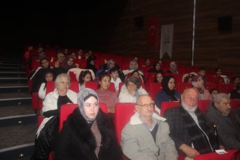 Senede bir gündü. O da önceki gündü 