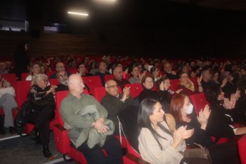 Senede bir gündü. O da önceki gündü 