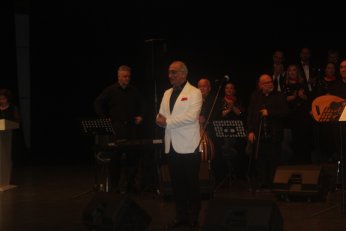 Senede bir gündü. O da önceki gündü 