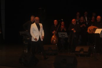 Senede bir gündü. O da önceki gündü 