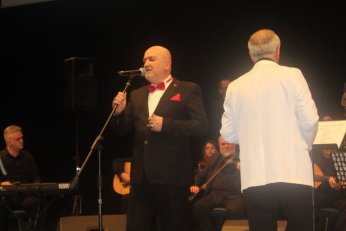 Senede bir gündü. O da önceki gündü 