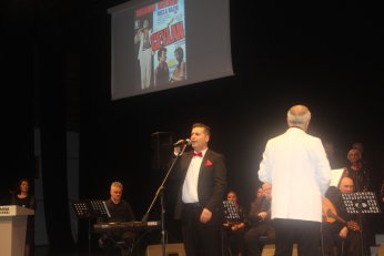 Senede bir gündü. O da önceki gündü 