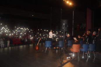 Senede bir gündü. O da önceki gündü 