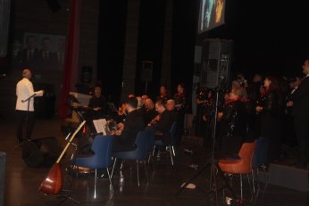 Senede bir gündü. O da önceki gündü 