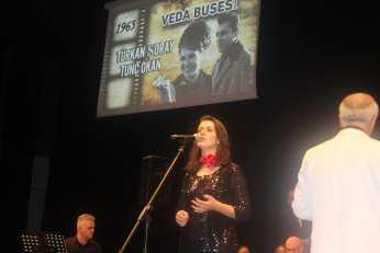 Senede bir gündü. O da önceki gündü 