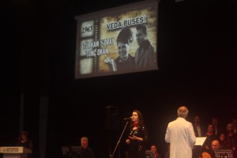 Senede bir gündü. O da önceki gündü 