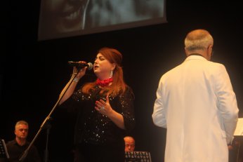 Senede bir gündü. O da önceki gündü 