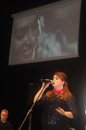 Senede bir gündü. O da önceki gündü 