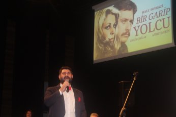 Senede bir gündü. O da önceki gündü 