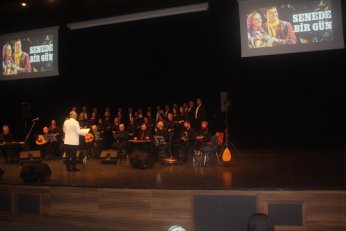 Senede bir gündü. O da önceki gündü 