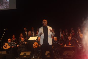 Senede bir gündü. O da önceki gündü 