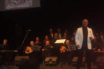 Senede bir gündü. O da önceki gündü 