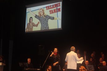 Senede bir gündü. O da önceki gündü 