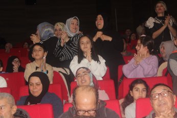 Senede bir gündü. O da önceki gündü 