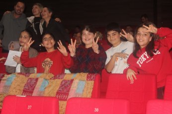 Senede bir gündü. O da önceki gündü 