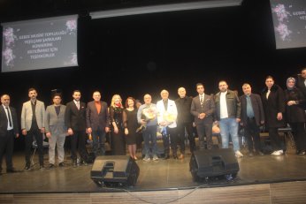 Senede bir gündü. O da önceki gündü 