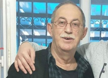 Köyünde evinin önünde defnedildi