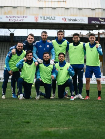 Anne bak kral “tahta yürüyor”