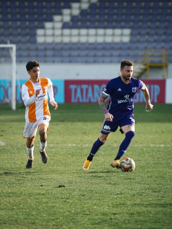 Sen Ağasın. Düştüğün yerden kalkarsın