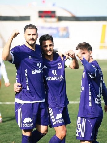 Sen Ağasın. Düştüğün yerden kalkarsın