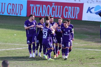 Sen Ağasın. Düştüğün yerden kalkarsın