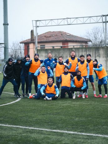 Gülümset yine gülüm benim. Halı bizim. Lavanta bizim