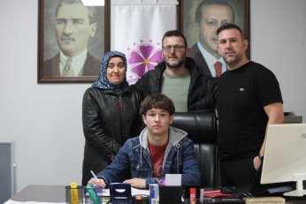 Gülümset yine gülüm benim. Halı bizim. Lavanta bizim