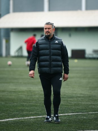 Gülümset yine gülüm benim. Halı bizim. Lavanta bizim