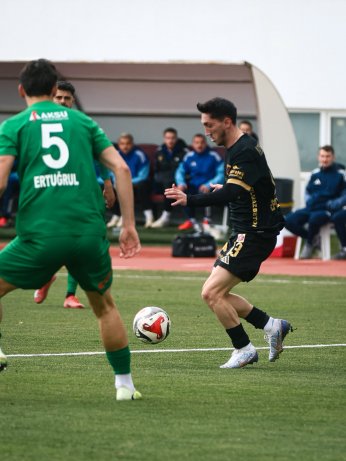 Gül iyiydi de dikeni vardı