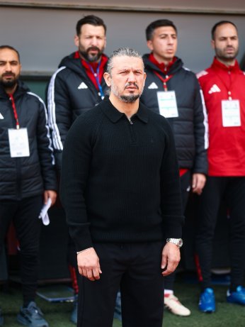 Gül iyiydi de dikeni vardı