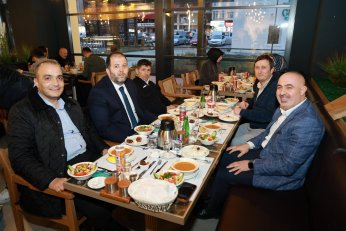 1 lira kazansın yeter ama  1 lira bile zarar etmesin