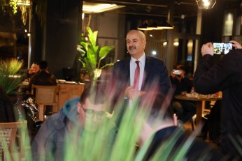 1 lira kazansın yeter ama  1 lira bile zarar etmesin