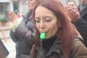 Örtmeyin. Aydınlatın. 