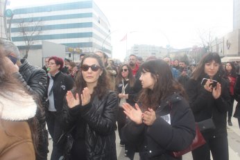 Örtmeyin. Aydınlatın. 