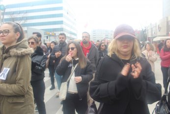 Örtmeyin. Aydınlatın. 