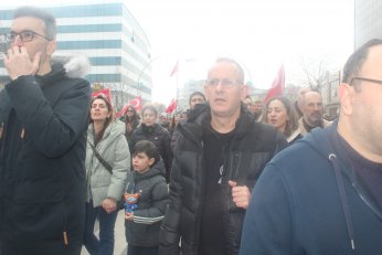 Örtmeyin. Aydınlatın. 