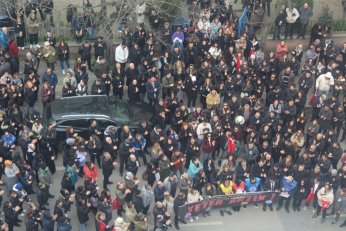 Örtmeyin. Aydınlatın. 