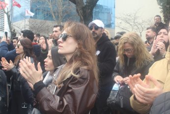 Örtmeyin. Aydınlatın. 