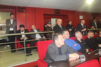 Belediye araçları paralı yollardan hızla geçecek