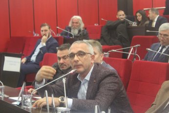 Belediye araçları paralı yollardan hızla geçecek