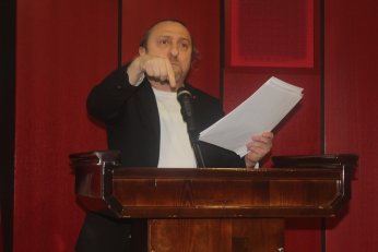 Belediye araçları paralı yollardan hızla geçecek