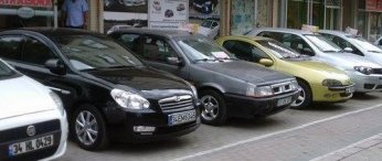 İYİ Parti, kaldırım işgalini hatırlattı