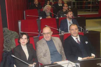 İYİ Parti, kaldırım işgalini hatırlattı