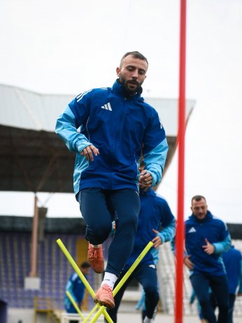 1’nci Lig için oyna Bir inci için oyna 