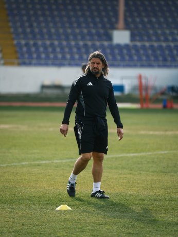 1’nci Lig için oyna Bir inci için oyna 