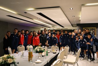 1’nci Lig için oyna Bir inci için oyna 