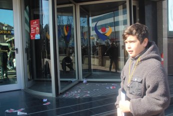 Mutlaka kazanacak, sosyalist ülkeyi  kuracağız