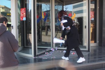 Mutlaka kazanacak, sosyalist ülkeyi  kuracağız