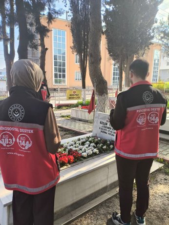 Çocuklara vatan sevgisi  şehitliklerde aşılanacak