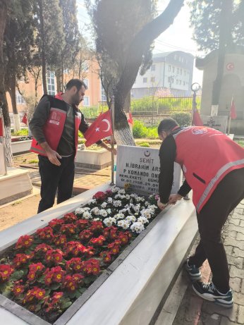 Çocuklara vatan sevgisi  şehitliklerde aşılanacak